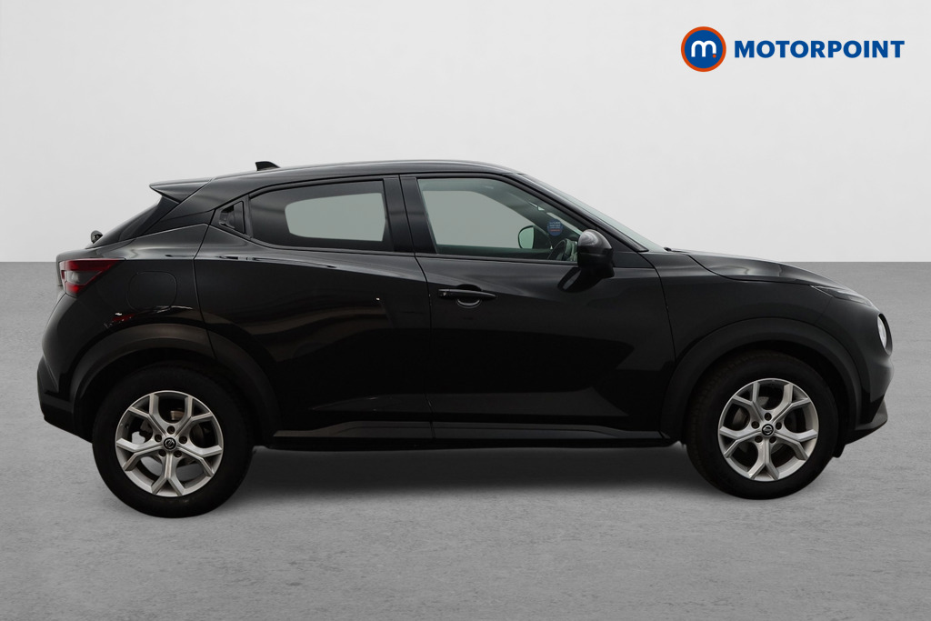 Nissan Juke N-Connecta Manual Petrol SUV - Stock Number (1669482) - Drivers side