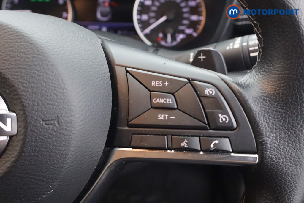 Nissan Juke N-Connecta Automatic Petrol SUV - Stock Number (1669781) - 7th supplementary image