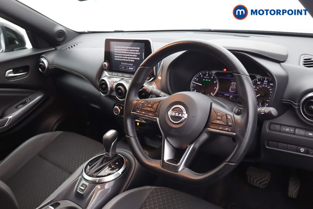Nissan Juke N-Connecta Automatic Petrol SUV - Stock Number (1669781) - 1st supplementary image