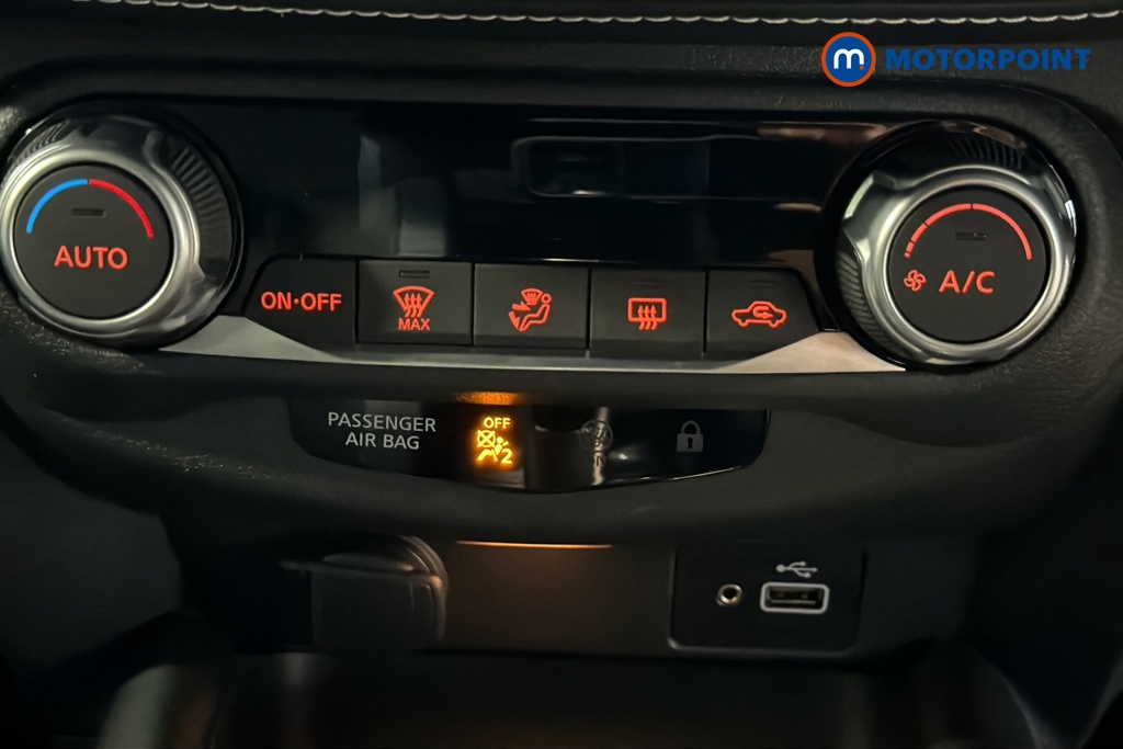 Nissan Juke N-Connecta Automatic Petrol SUV - Stock Number (1669785) - 994th supplementary image