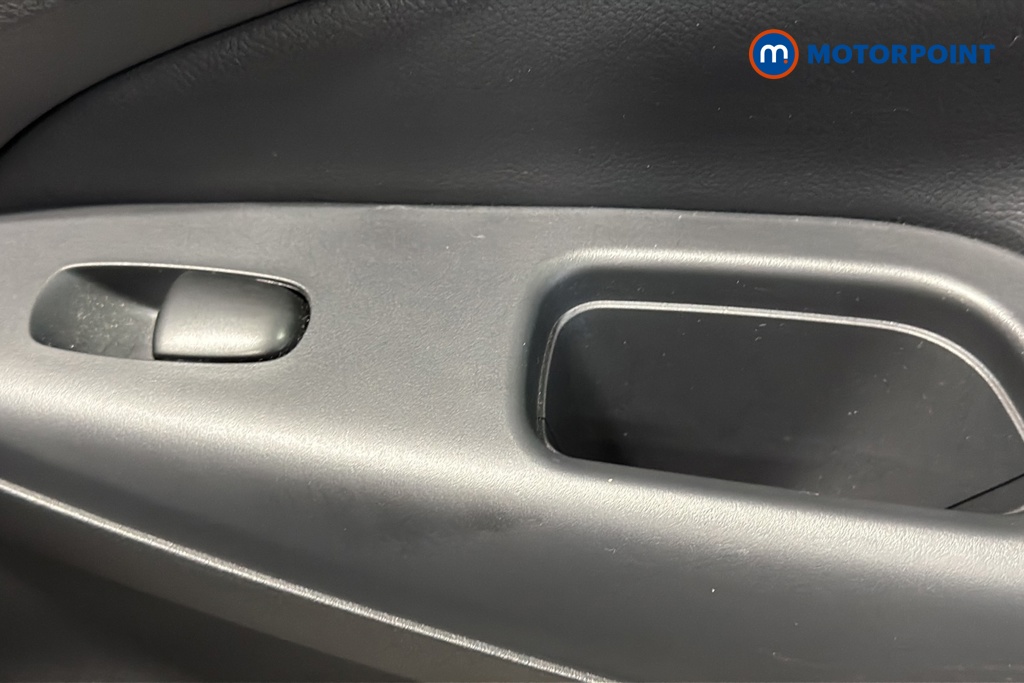 Nissan Juke N-Connecta Automatic Petrol SUV - Stock Number (1669785) - 997th supplementary image