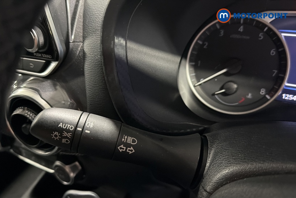 Nissan Juke N-Connecta Automatic Petrol SUV - Stock Number (1669785) - 5th supplementary image