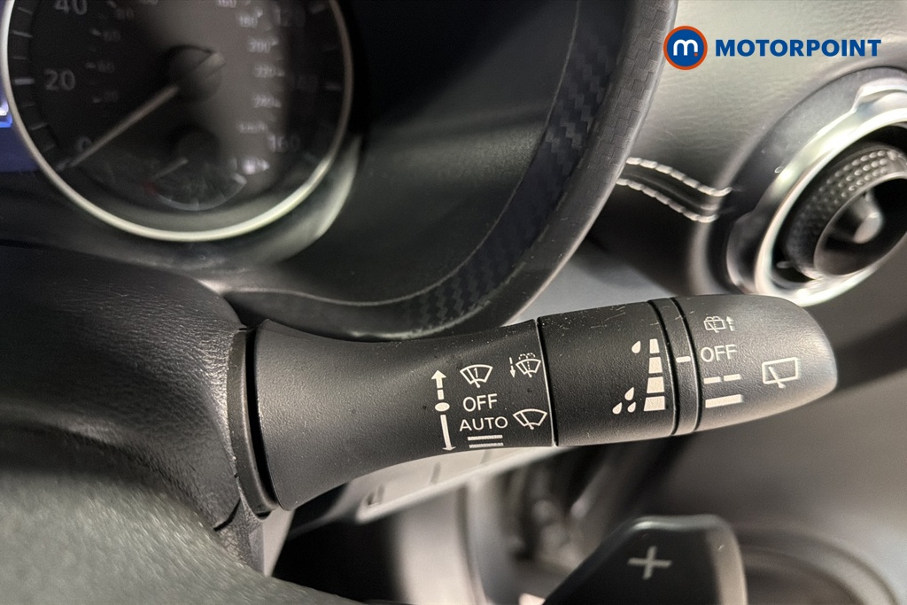 Nissan Juke N-Connecta Automatic Petrol SUV - Stock Number (1669785) - 6th supplementary image