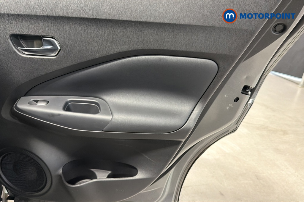 Nissan Juke N-Connecta Automatic Petrol SUV - Stock Number (1669785) - 10th supplementary image