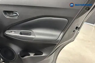 Nissan Juke N-Connecta Automatic Petrol SUV - Stock Number (1669785) - 10th supplementary image