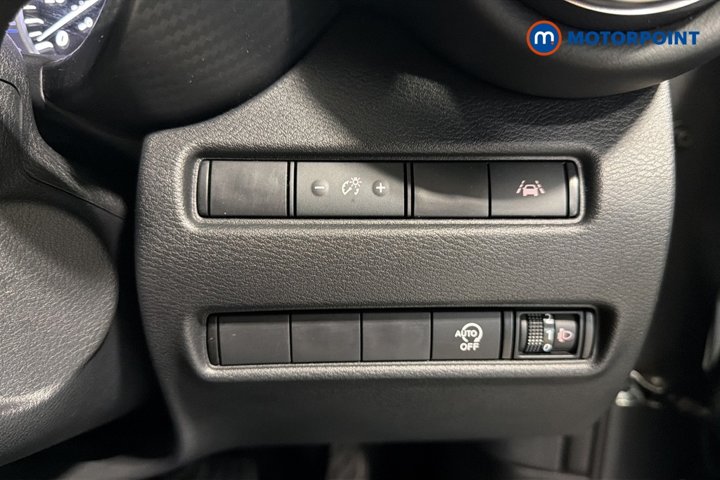 Nissan Juke N-Connecta Automatic Petrol SUV - Stock Number (1669785) - 11th supplementary image