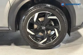 Nissan Juke N-Connecta Automatic Petrol SUV - Stock Number (1669785) - 47th supplementary image