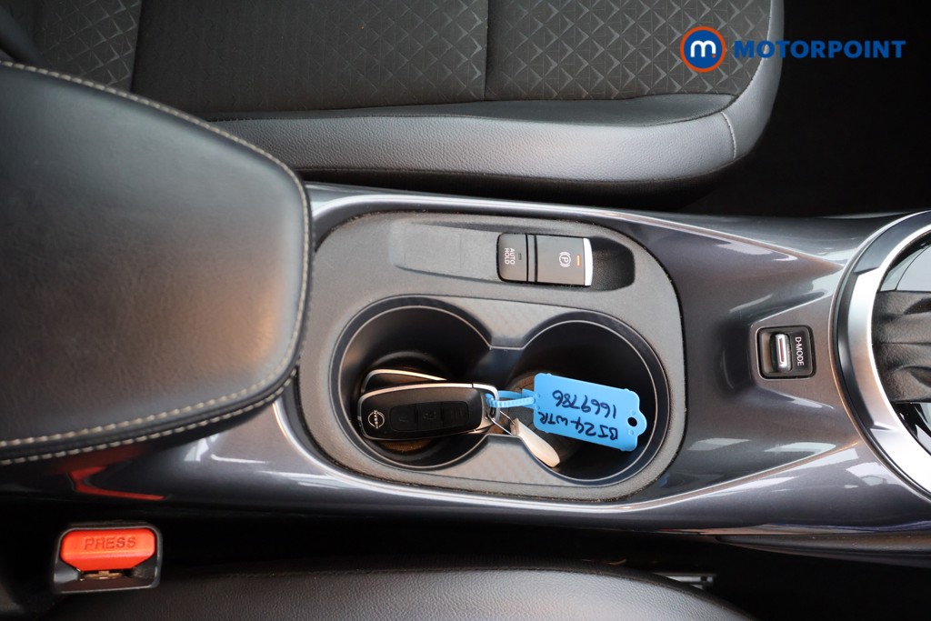 Nissan Juke N-Connecta Automatic Petrol SUV - Stock Number (1669786) - 14th supplementary image