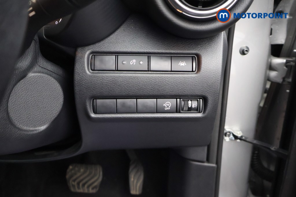 Nissan Juke N-Connecta Automatic Petrol SUV - Stock Number (1669786) - 17th supplementary image