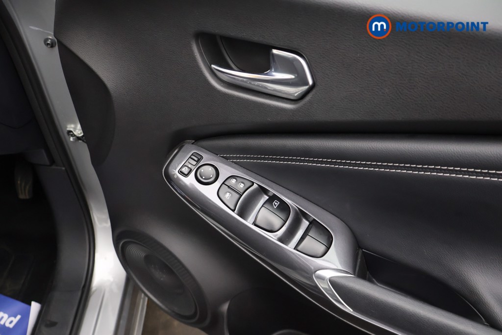 Nissan Juke N-Connecta Automatic Petrol SUV - Stock Number (1669786) - 19th supplementary image