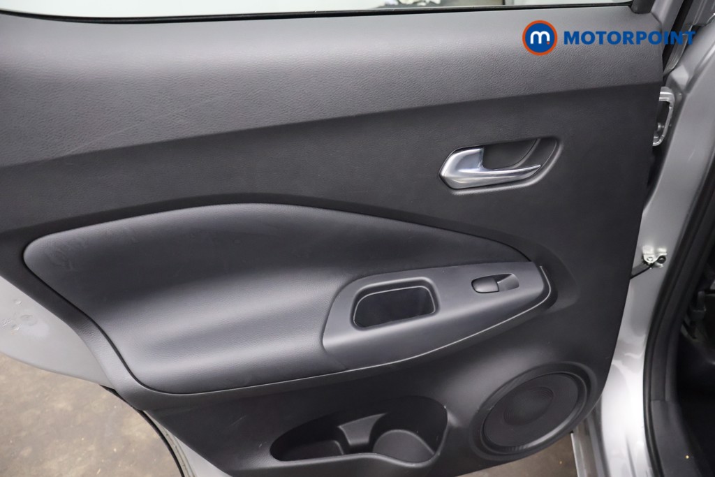 Nissan Juke N-Connecta Automatic Petrol SUV - Stock Number (1669786) - 25th supplementary image