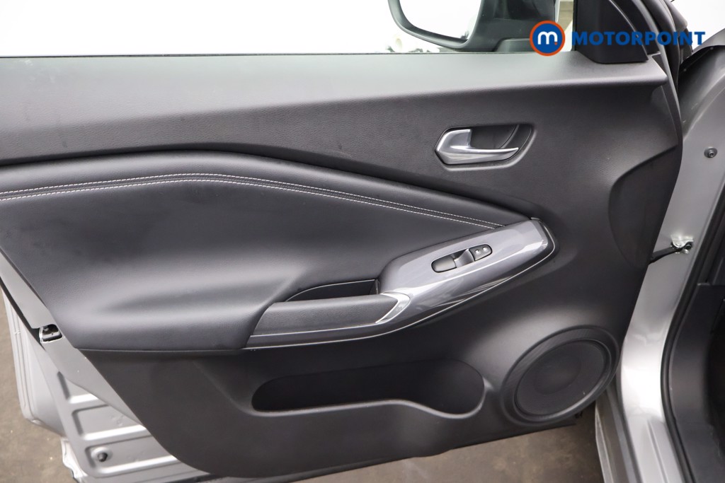 Nissan Juke N-Connecta Automatic Petrol SUV - Stock Number (1669786) - 27th supplementary image