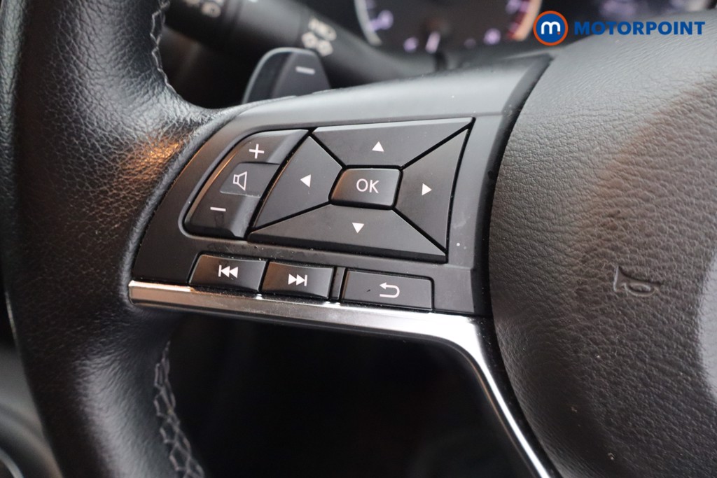 Nissan Juke N-Connecta Automatic Petrol SUV - Stock Number (1669793) - 6th supplementary image