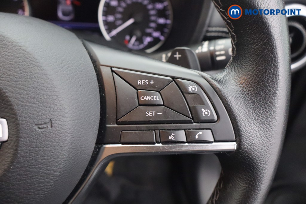 Nissan Juke N-Connecta Automatic Petrol SUV - Stock Number (1669793) - 7th supplementary image
