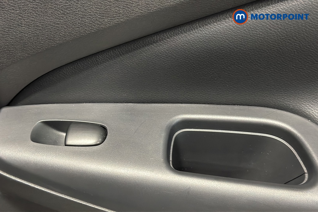 Nissan Juke N-Connecta Automatic Petrol SUV - Stock Number (1669794) - 995th supplementary image