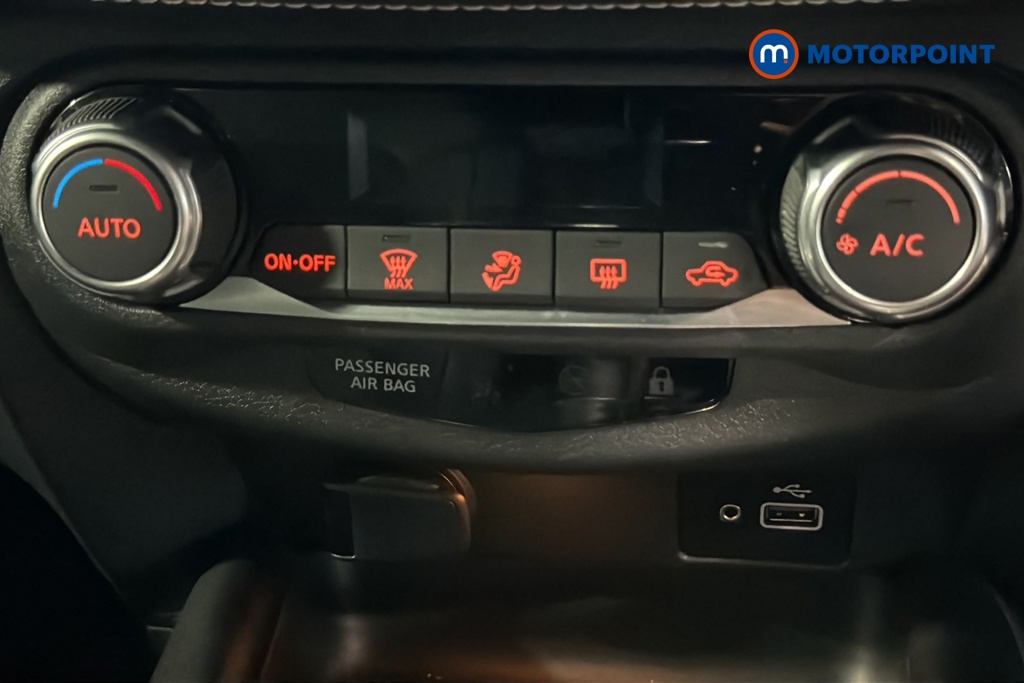 Nissan Juke N-Connecta Automatic Petrol SUV - Stock Number (1669794) - 999th supplementary image