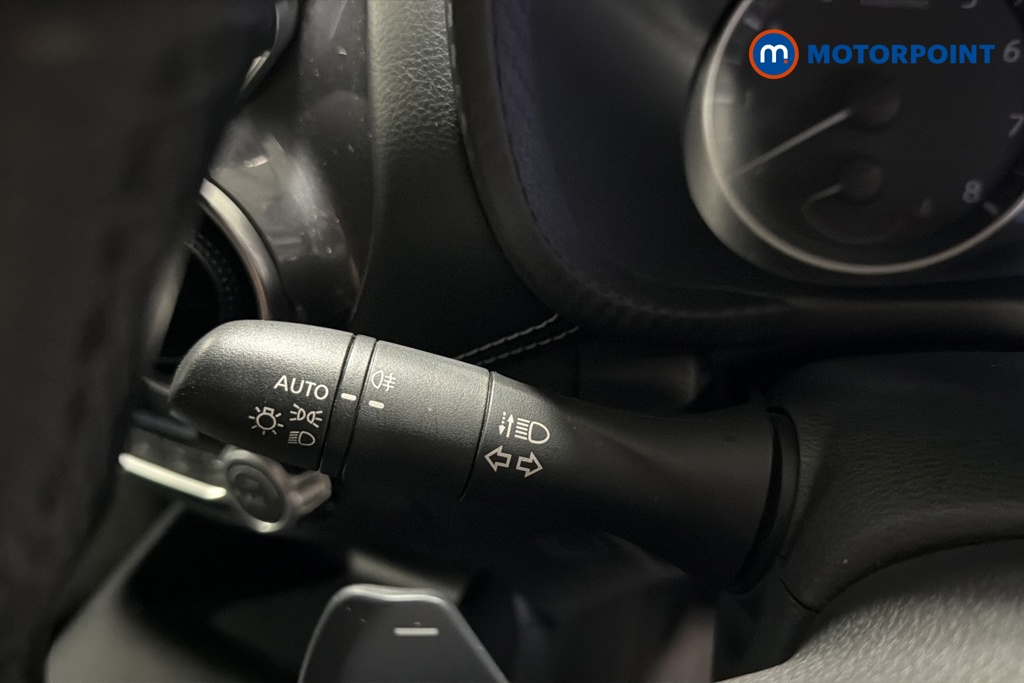 Nissan Juke N-Connecta Automatic Petrol SUV - Stock Number (1669794) - 5th supplementary image