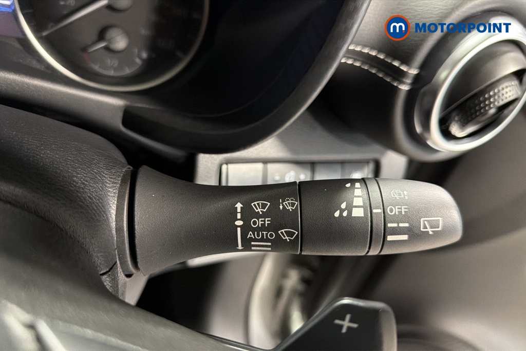 Nissan Juke N-Connecta Automatic Petrol SUV - Stock Number (1669794) - 6th supplementary image