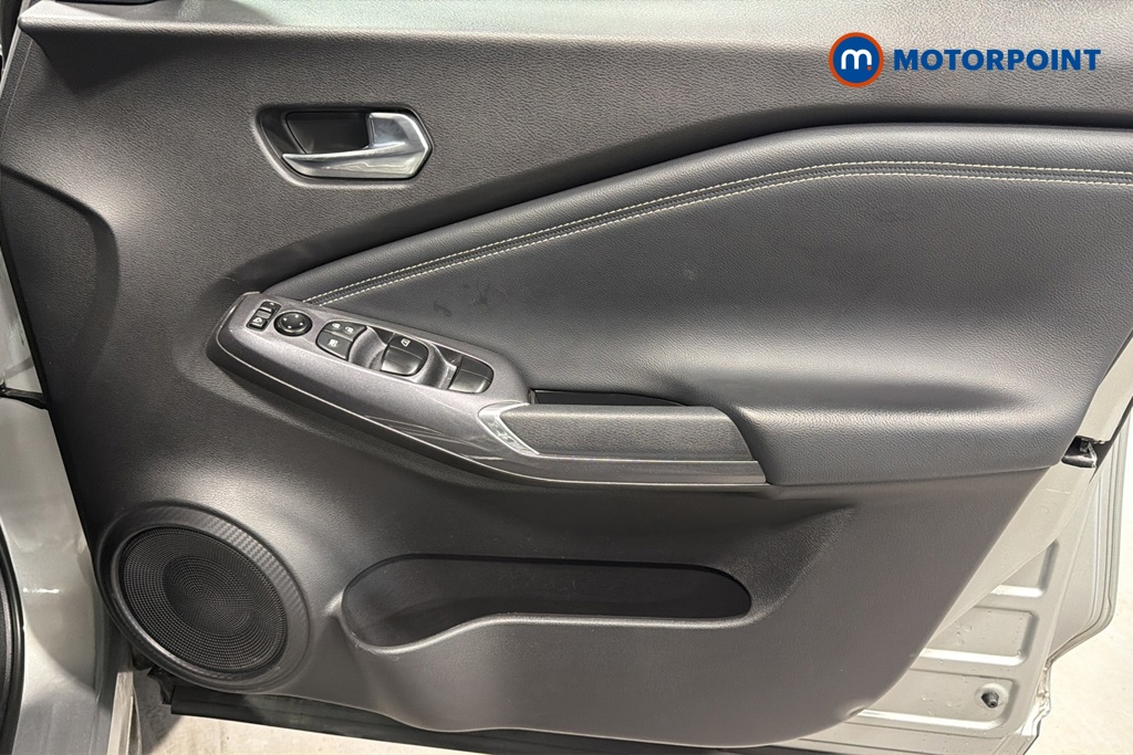 Nissan Juke N-Connecta Automatic Petrol SUV - Stock Number (1669794) - 18th supplementary image