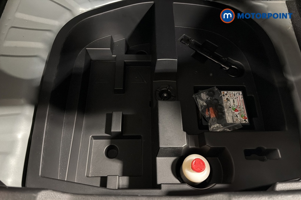Nissan Juke N-Connecta Automatic Petrol SUV - Stock Number (1669794) - 33rd supplementary image