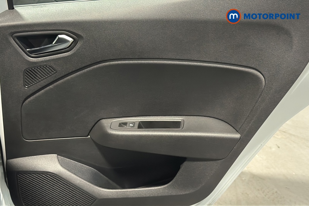 Renault Clio Evolution Manual Petrol Hatchback - Stock Number (1669851) - 993rd supplementary image