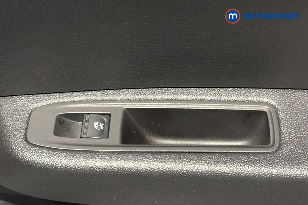Renault Clio Evolution Manual Petrol Hatchback - Stock Number (1669851) - 994th supplementary image