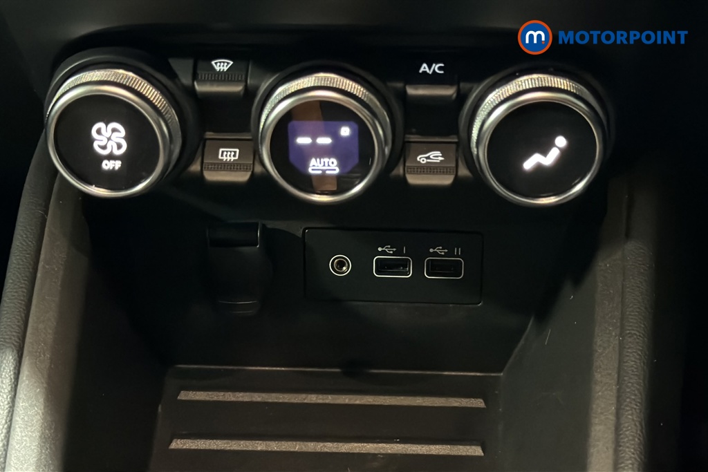 Renault Clio Evolution Manual Petrol Hatchback - Stock Number (1669851) - 996th supplementary image
