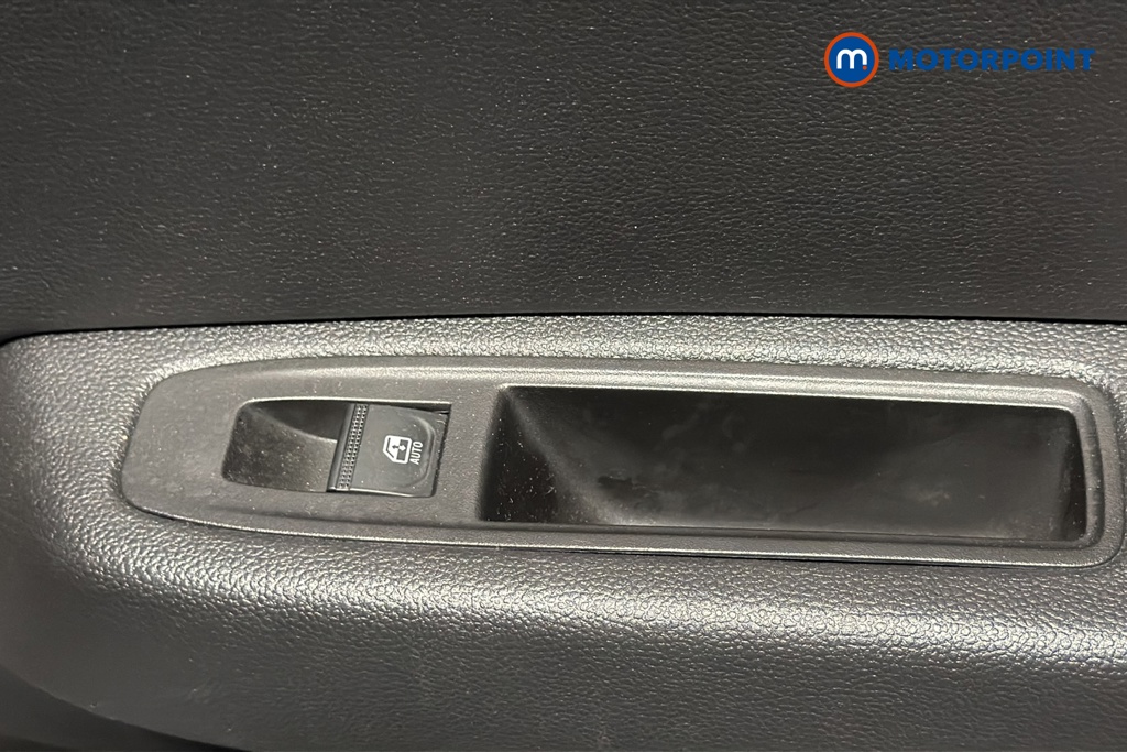 Renault Clio Evolution Manual Petrol Hatchback - Stock Number (1669909) - 994th supplementary image