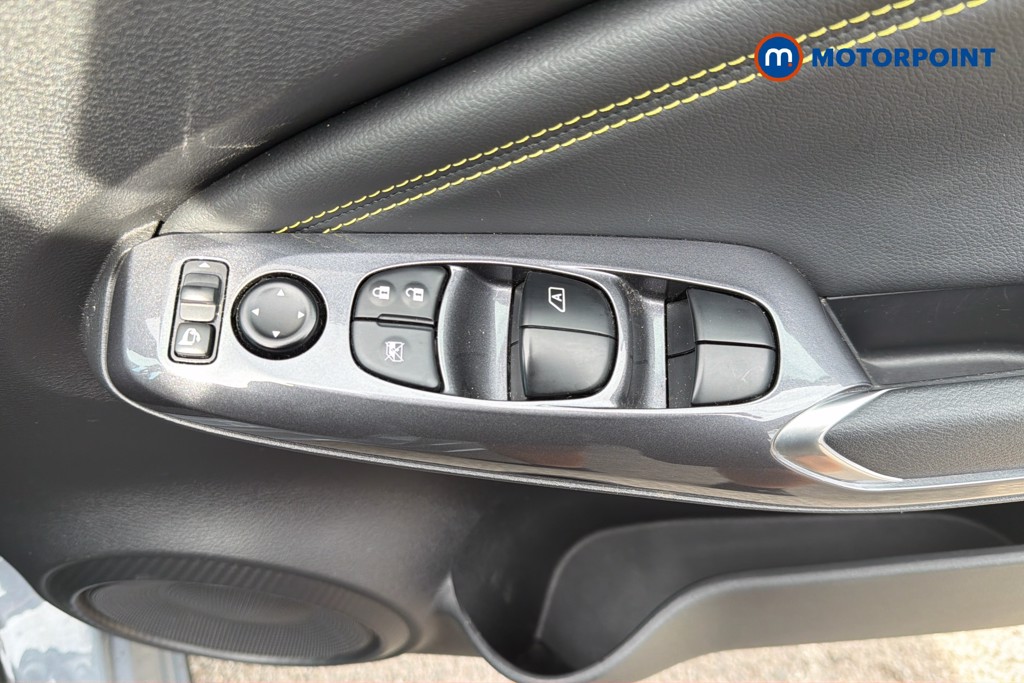 Nissan Juke Kiiro Manual Petrol SUV - Stock Number (1670107) - 4th supplementary image
