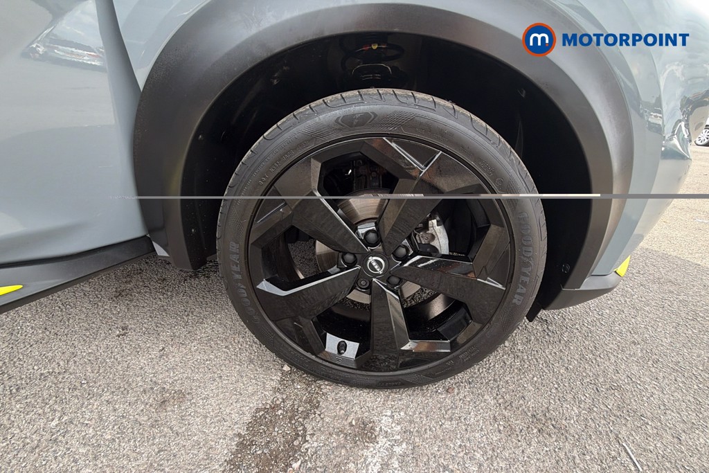 Nissan Juke Kiiro Manual Petrol SUV - Stock Number (1670107) - 1st supplementary image