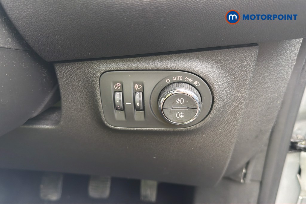 Vauxhall Corsa Sri Nav Manual Petrol Hatchback - Stock Number (1670340) - 17th supplementary image