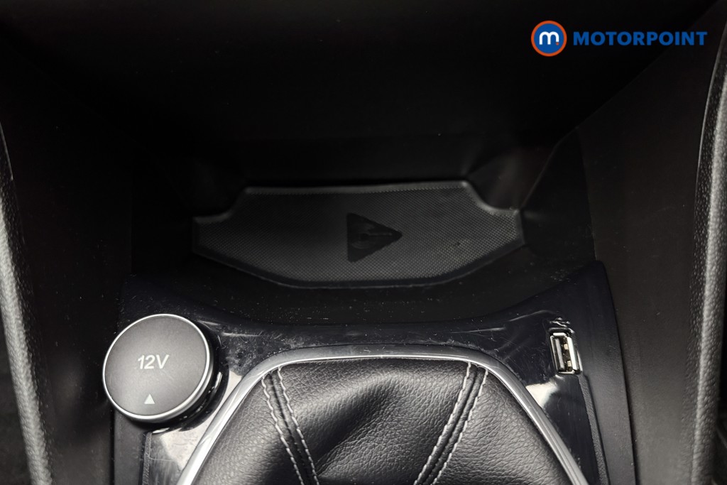 Ford Fiesta Zetec Manual Petrol Hatchback - Stock Number (1670758) - 13th supplementary image