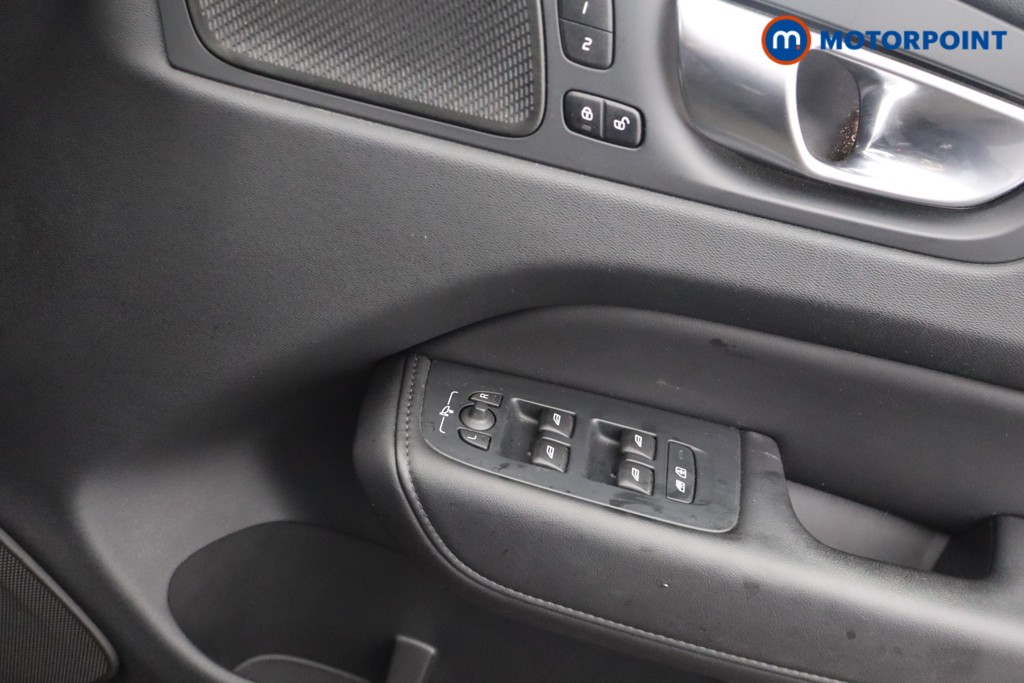 Volvo Xc60 Plus Automatic Petrol SUV - Stock Number (1670759) - 10th supplementary image