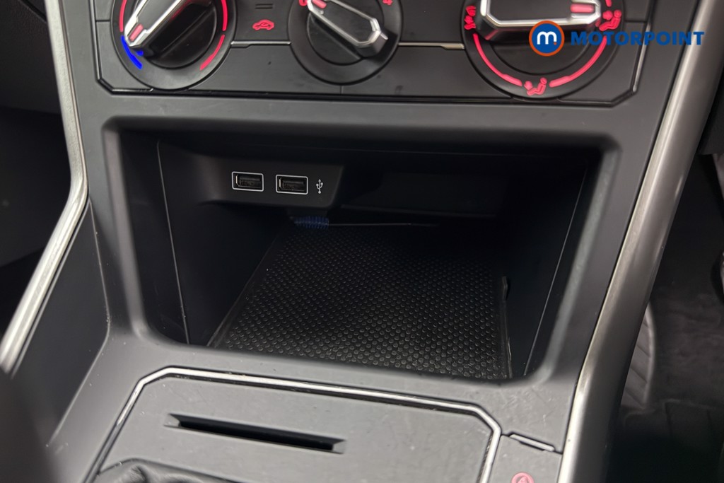 Volkswagen Polo SE Manual Petrol Hatchback - Stock Number (1671153) - 14th supplementary image