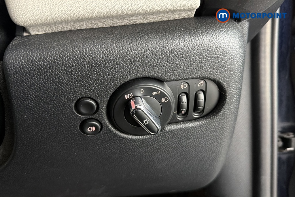 Mini Hatchback Cooper Exclusive Automatic Petrol Hatchback - Stock Number (1671381) - 11th supplementary image
