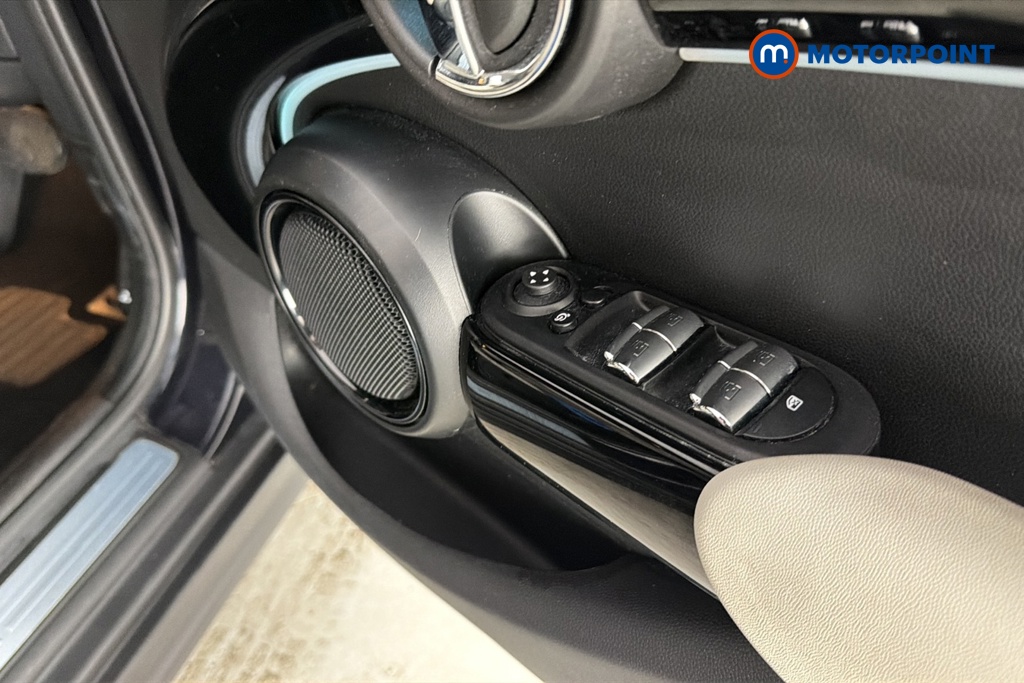 Mini Hatchback Cooper Exclusive Automatic Petrol Hatchback - Stock Number (1671381) - 19th supplementary image