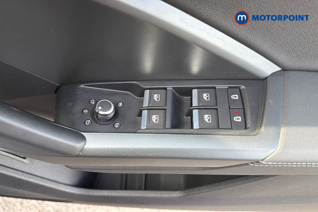 Audi Q3 Black Edition Automatic Petrol SUV - Stock Number (1671591) - 5th supplementary image