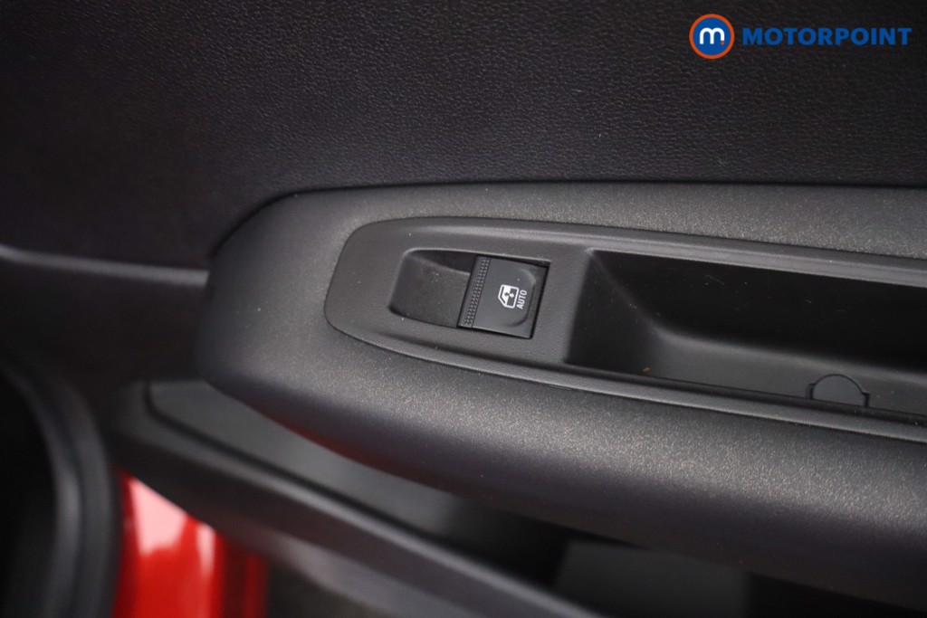 Renault Captur Iconic Edition Automatic Petrol-Electric Hybrid SUV - Stock Number (1671741) - 24th supplementary image