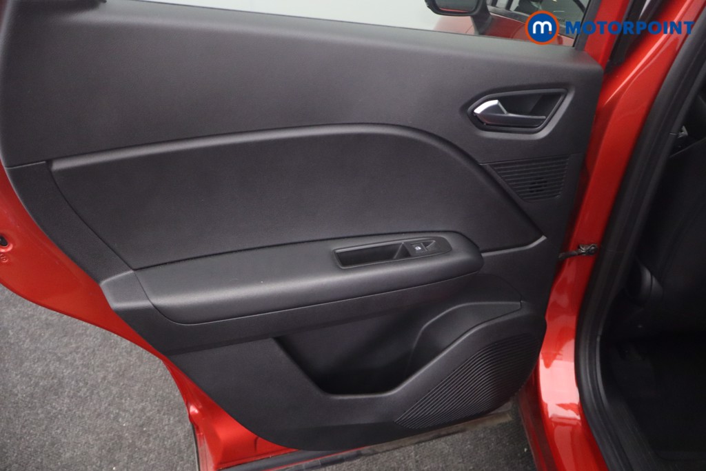 Renault Captur Iconic Edition Automatic Petrol-Electric Hybrid SUV - Stock Number (1671741) - 32nd supplementary image