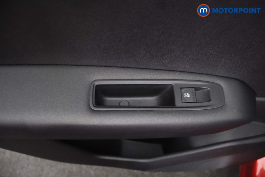 Renault Captur Iconic Edition Automatic Petrol-Electric Hybrid SUV - Stock Number (1671741) - 34th supplementary image