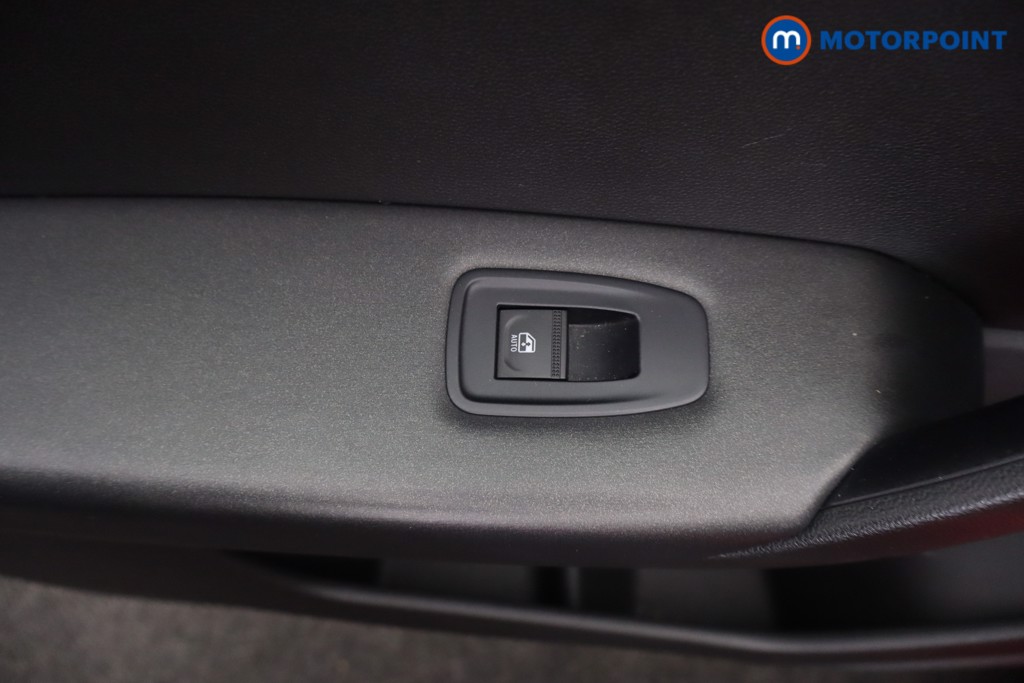 Renault Captur Iconic Edition Automatic Petrol-Electric Hybrid SUV - Stock Number (1671741) - 39th supplementary image