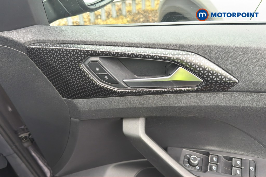 Volkswagen T-Cross SEL Manual Petrol SUV - Stock Number (1671828) - 2nd supplementary image