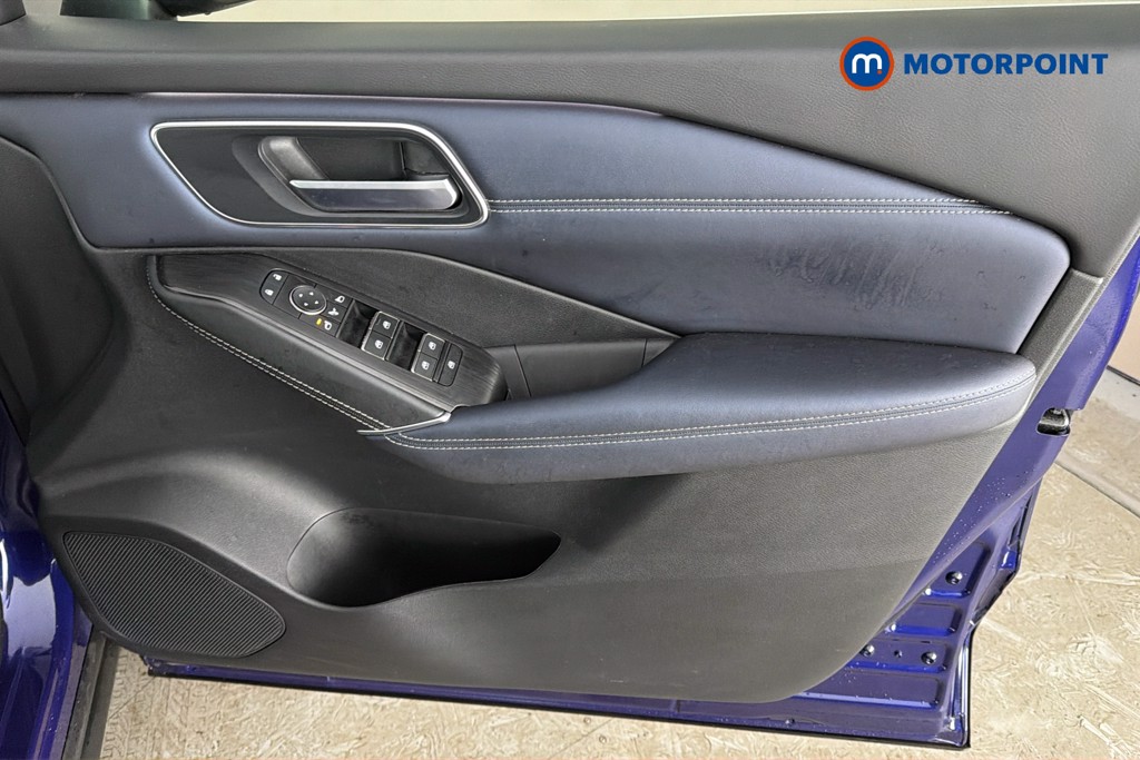 Nissan Qashqai Tekna Manual Petrol SUV - Stock Number (1671841) - 19th supplementary image
