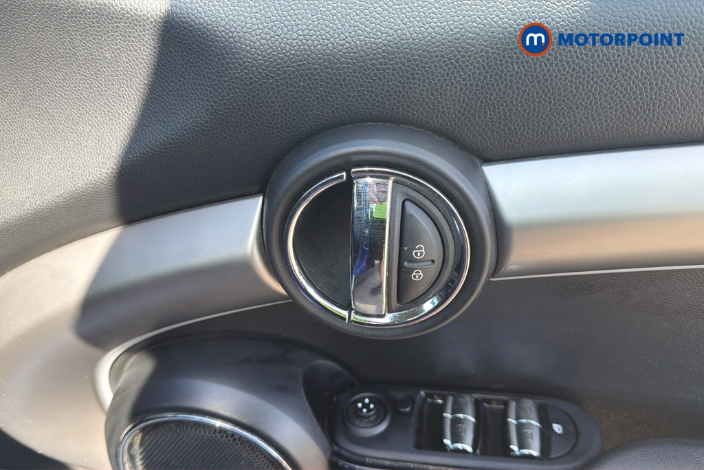 Mini Hatchback Cooper Exclusive Manual Petrol Hatchback - Stock Number (1671913) - 2nd supplementary image