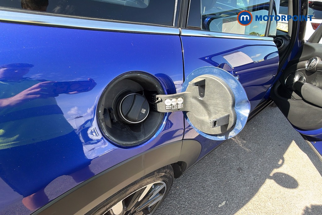 Mini Hatchback Cooper Exclusive Manual Petrol Hatchback - Stock Number (1671913) - 25th supplementary image