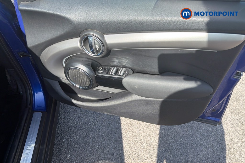 Mini Hatchback Cooper Exclusive Manual Petrol Hatchback - Stock Number (1671913) - 1st supplementary image