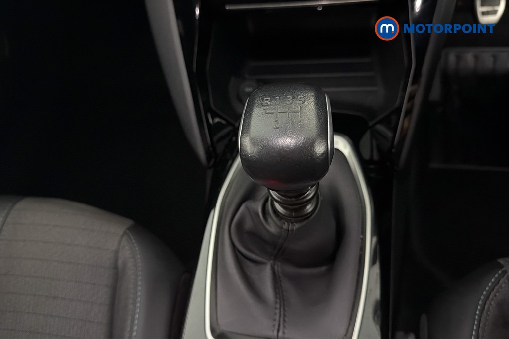 Peugeot 2008 Allure Premium-Plus Manual Petrol SUV - Stock Number (1672168) - 15th supplementary image