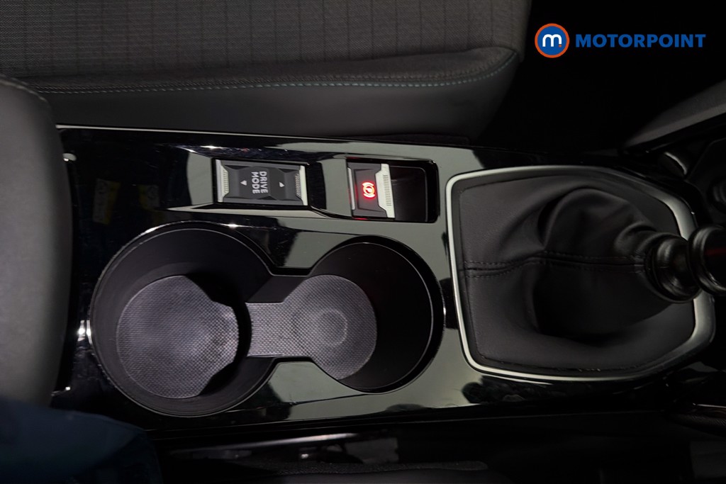 Peugeot 2008 Allure Premium-Plus Manual Petrol SUV - Stock Number (1672168) - 16th supplementary image