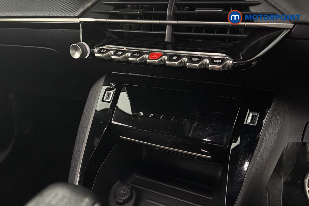 Peugeot 2008 Allure Premium-Plus Manual Petrol SUV - Stock Number (1672168) - 17th supplementary image