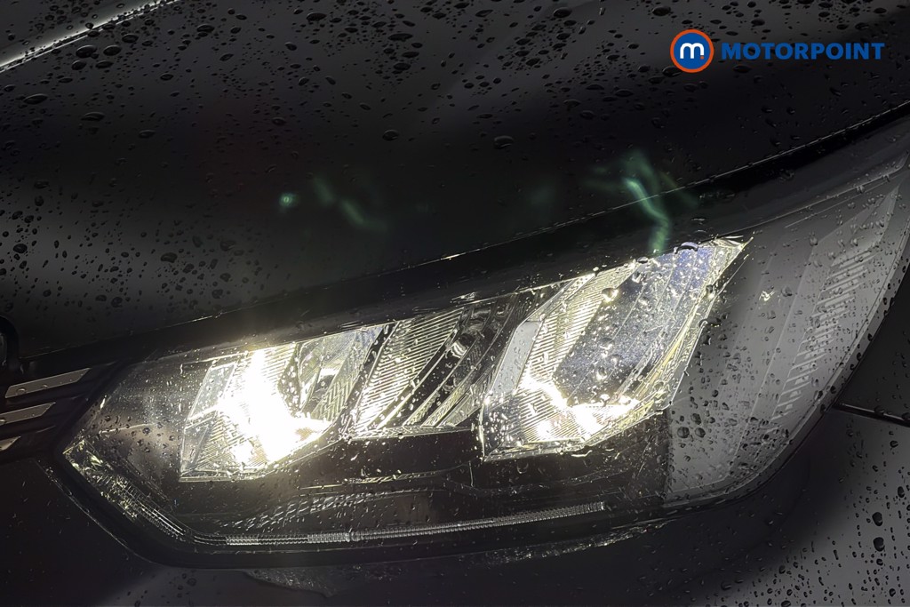 Peugeot 2008 Allure Premium-Plus Manual Petrol SUV - Stock Number (1672168) - 44th supplementary image